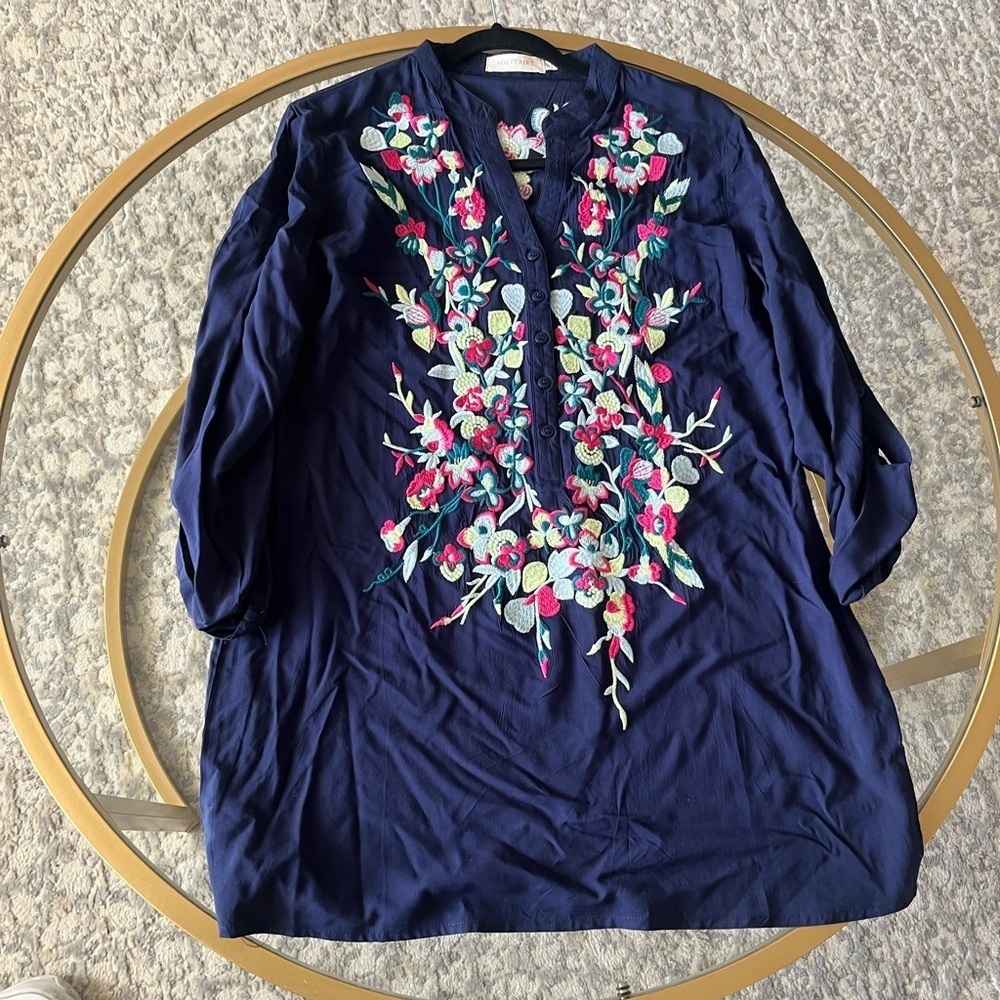 LIKE NEW Solitaire Rayon Floral Embroidered Tunic, Navy Blue, Medium